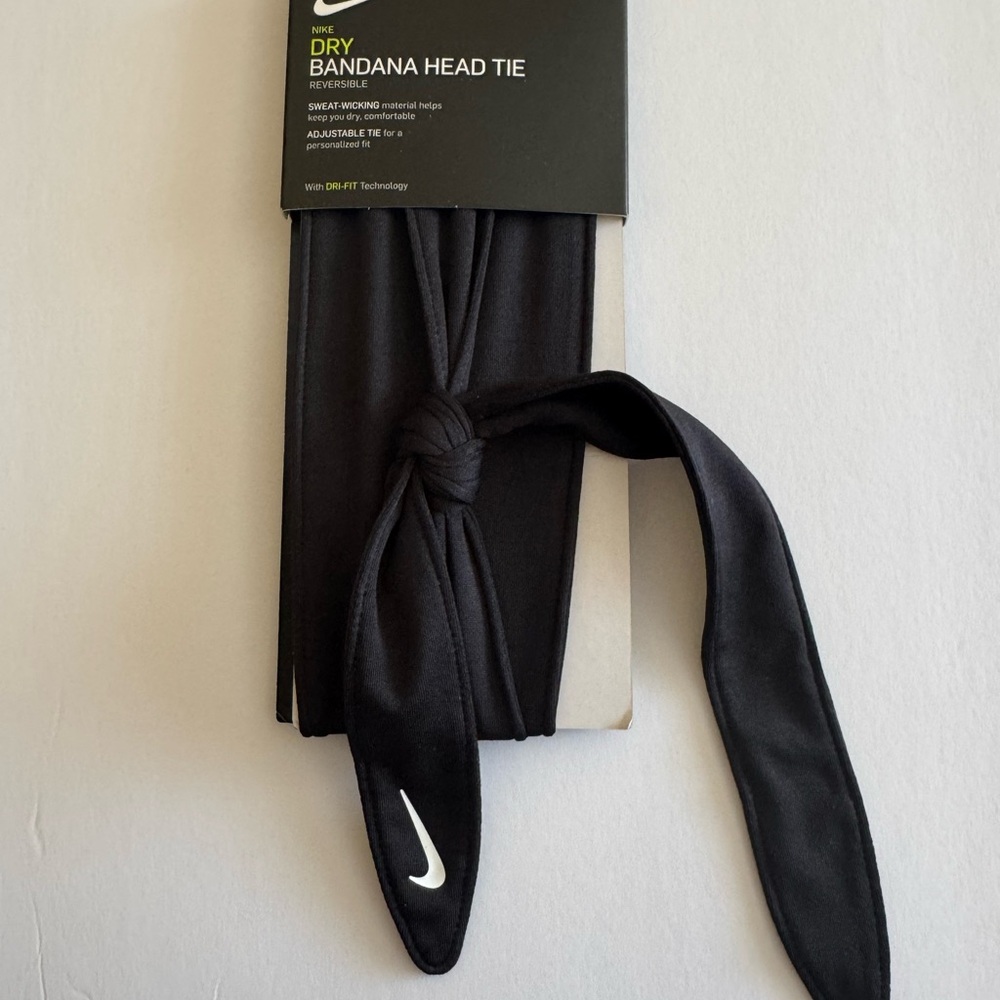 Nike Black and White Head Tie